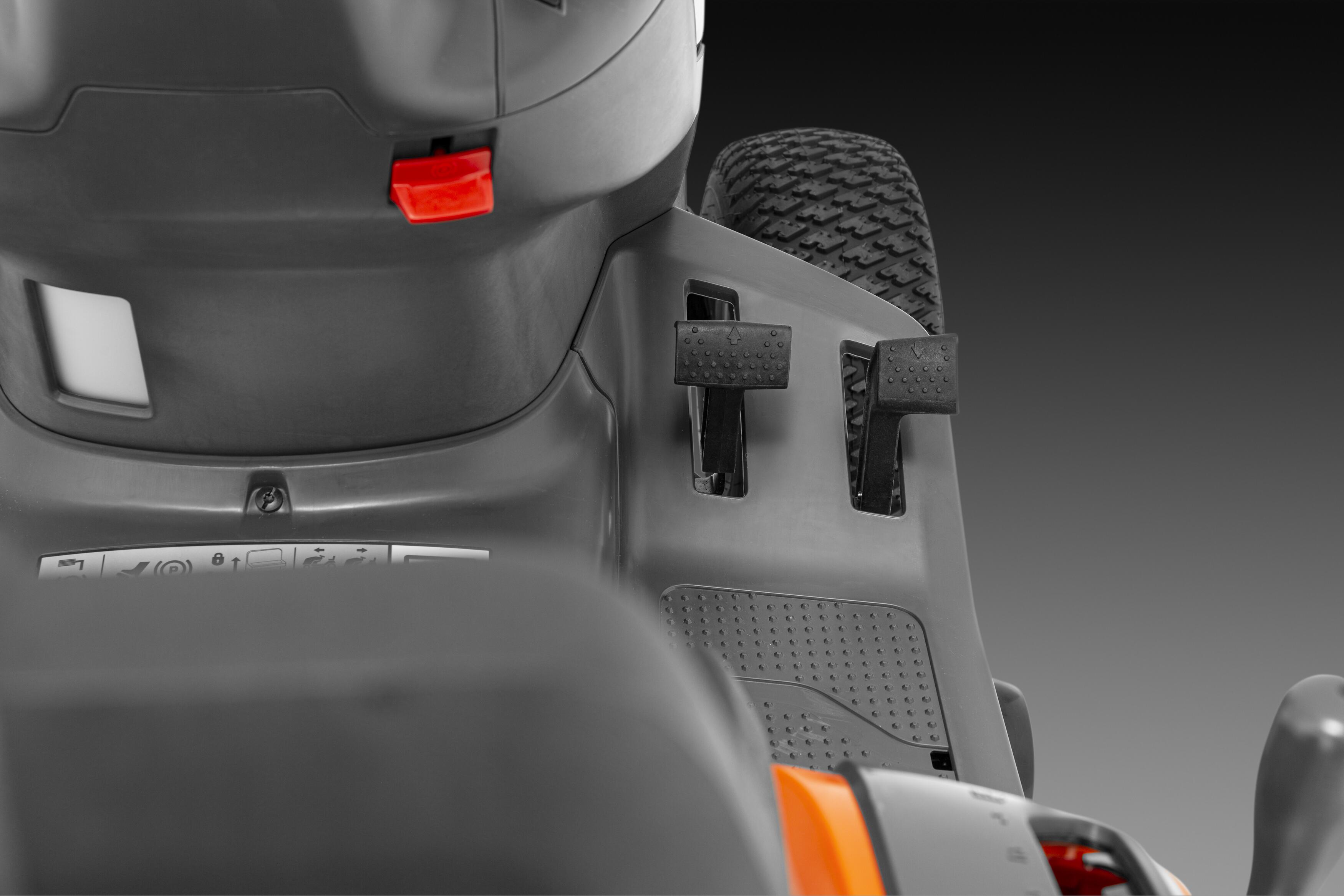 Husqvarna TS 112 Garden Tractor